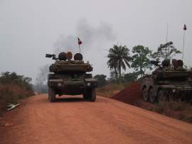 2003 Elefántcsontpart, a Saggai kis tank sok segítséget nyújtott