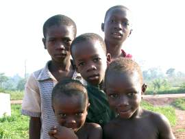 2003 Elefántcsontpart, helyi gyerekek