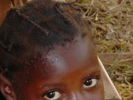 2003 Elefántcsontpart, helyi kislány